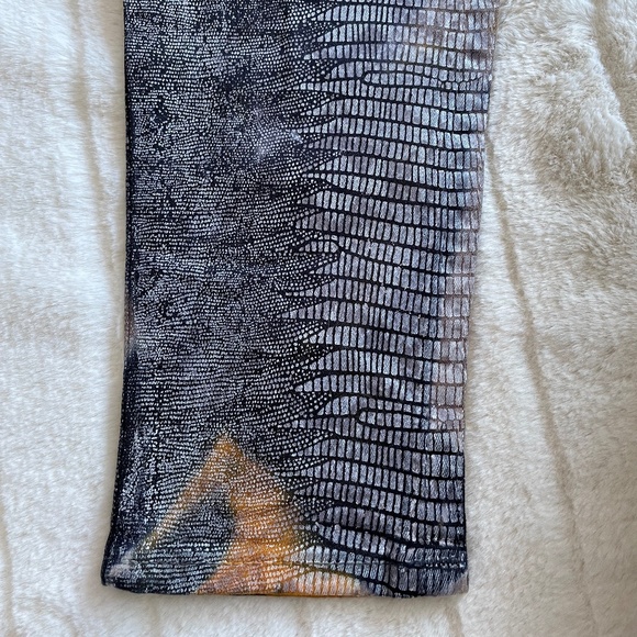 True Religion Halle Snake Print Skinny Jeans - Picture 4 of 13